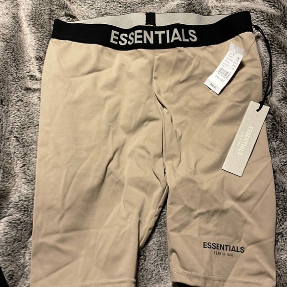 Essentials biker shorts - Picture 1 of 2